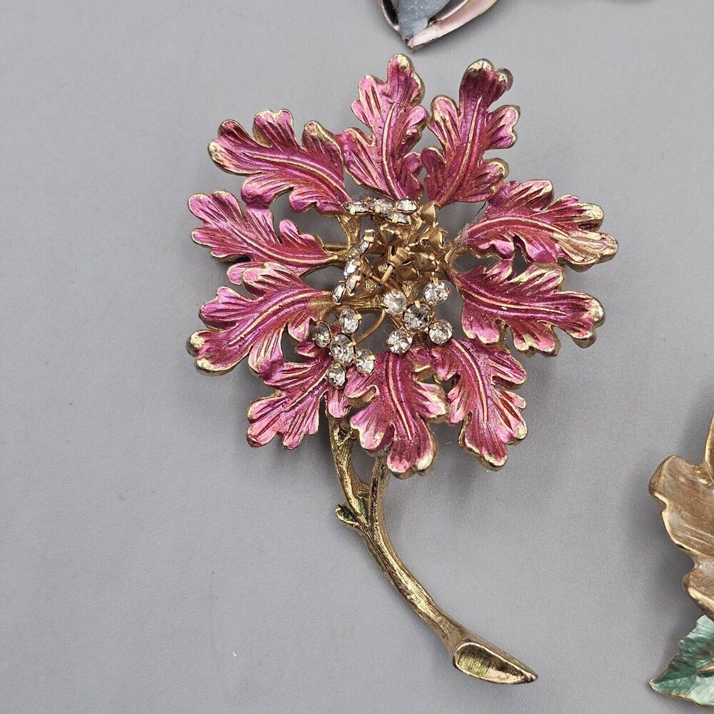 Multicolor Floral Brooch Set - Picture 3 of 14